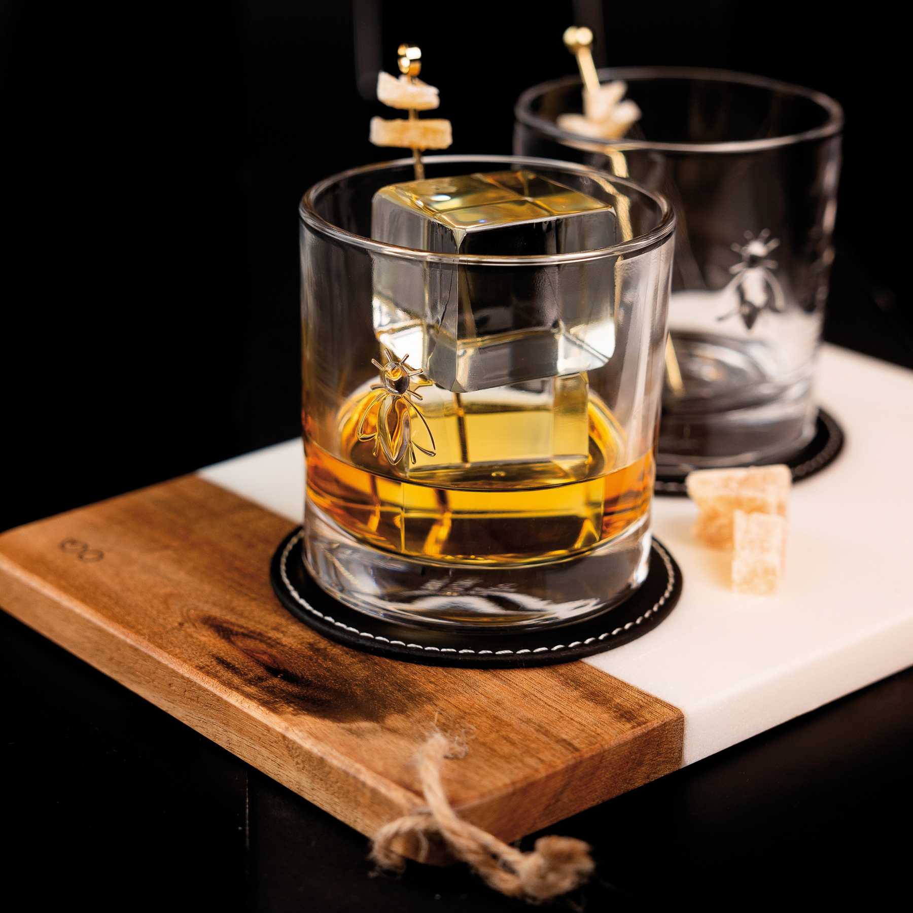 Bee Whiskey Glasses Set of 4, 250 ml