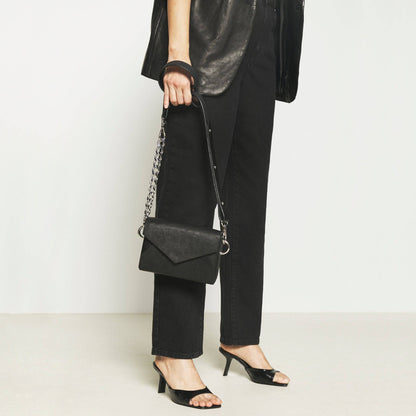 Ally väska i stilren design – elegant och praktisk handväska i högkvalitativa material.