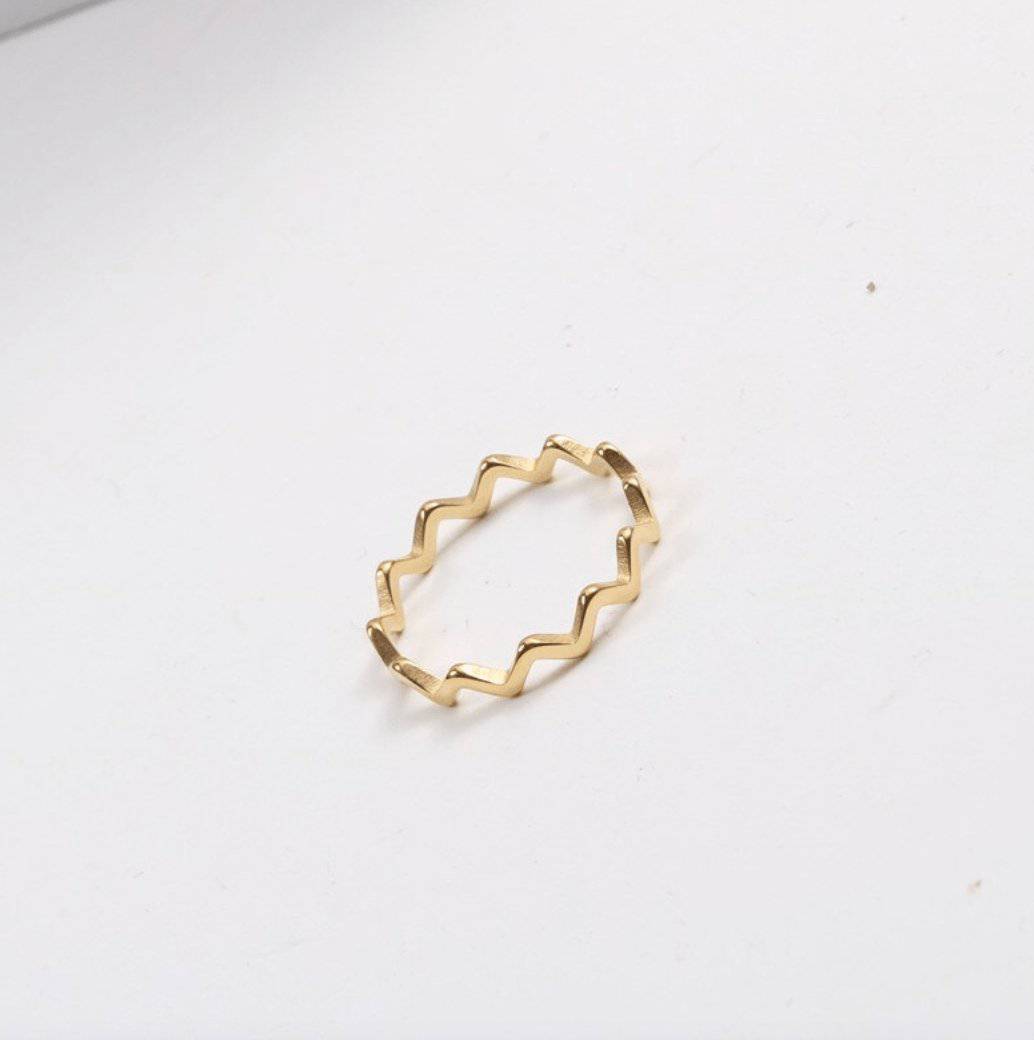 Atticus - Gulplätterad zigzag ring - Store 1998